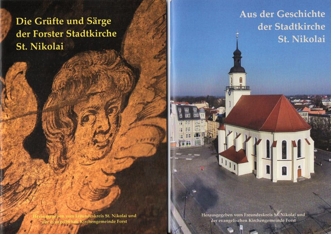 Broschüren zur Geschichte von St. Nikolai und den Grüften