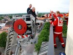 Rettungsübung am Turm von St. Nikolai der Forster Stadtkirche