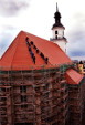 Aufstellung der Dachdecker im Spätherbst 2007 auf der Forster Stadtkirche