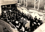An der Forster Heinze Orgel, Choraufführung 1936 unter Leitung von Gerhard Dornbusch (am Pult)